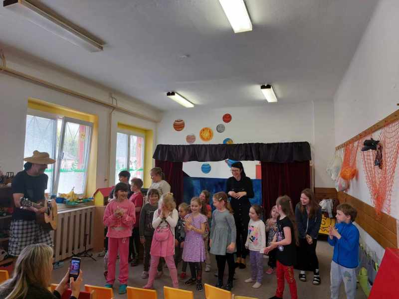 22